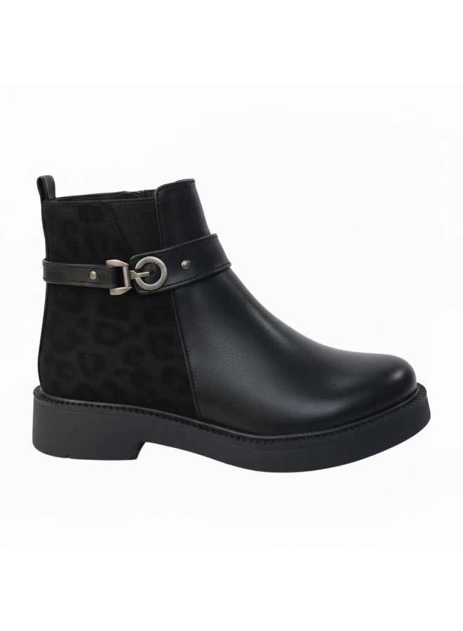 Stylish women's boots with a side pattern and elegant design, equipped with a metal strap. - Image 3