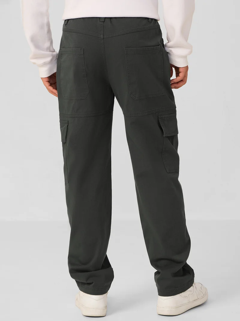 The Souled Store  Utility Line: Storm Black Men and Boys Zippered Waist Solid Cotton Twill Straight Fit Lightweight Stretchable Multi-Pocket Everyday Cargo Pants  | Best Price UAE
