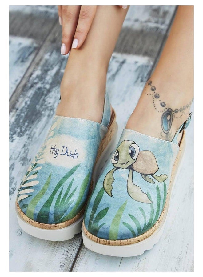دوجو صنادل بسمة سميكة زرقاء من الجلد النباتي للنساء - تصميم Caretta-Hey Dude. - Image 3