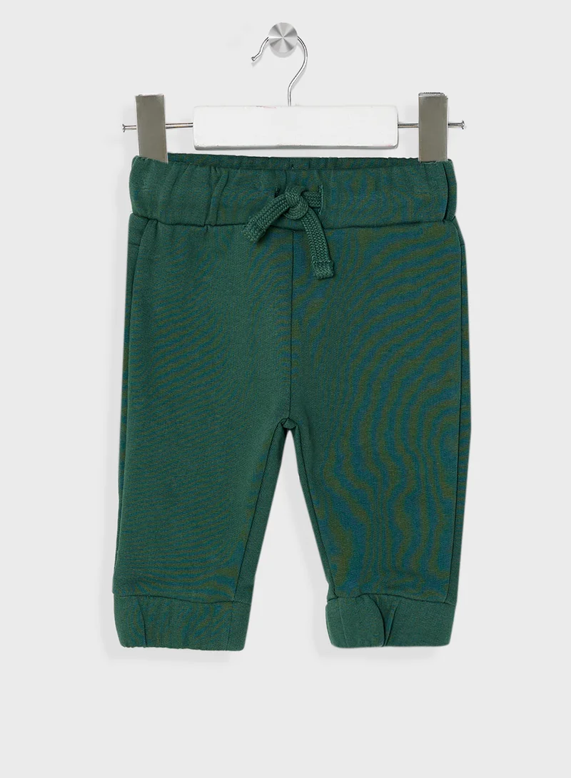 GUESS Kids Printed T-Shirt With Active Pants Set