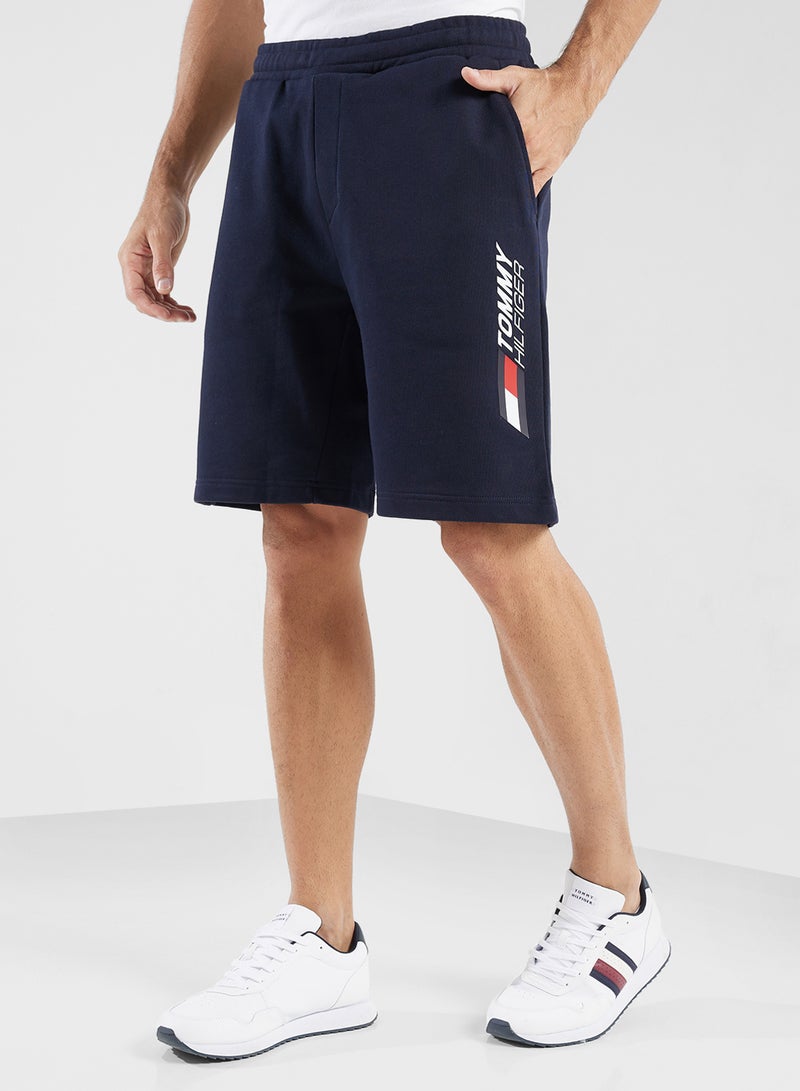 تومي هيلفيغر سبورت شورت رياضي أساسي - Image 1
