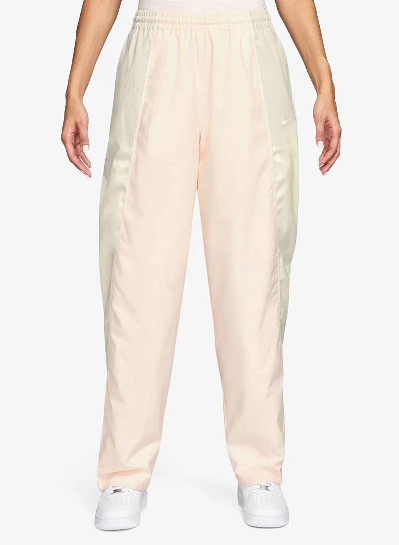 نايكي بنطلون رياضي بقصة عصرية