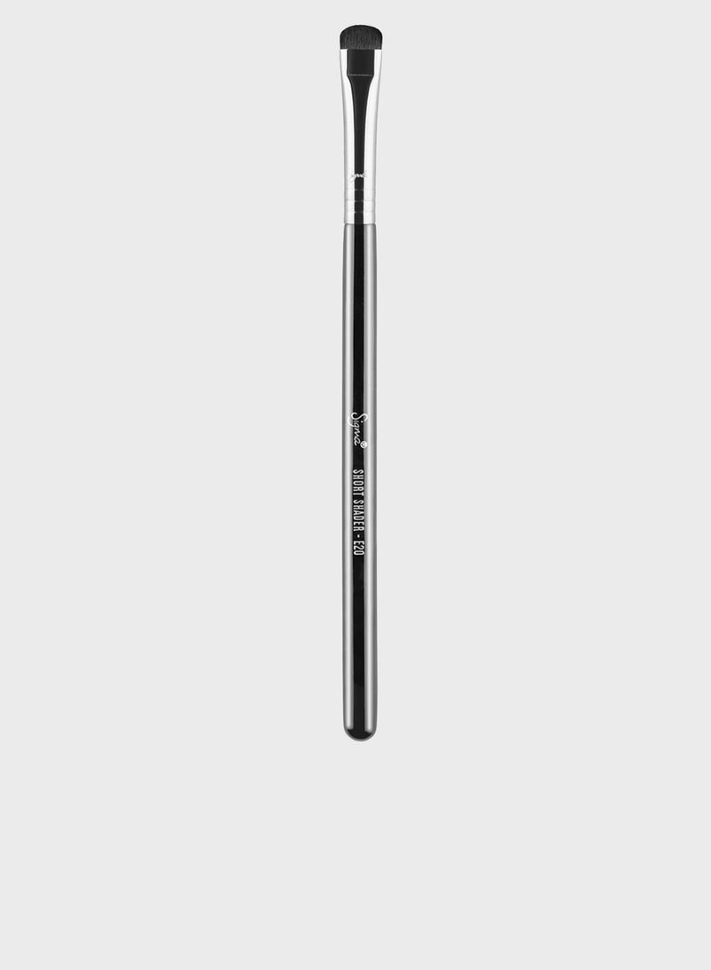 Sigma Beauty E20 - Short Shader Brush  - Image 1