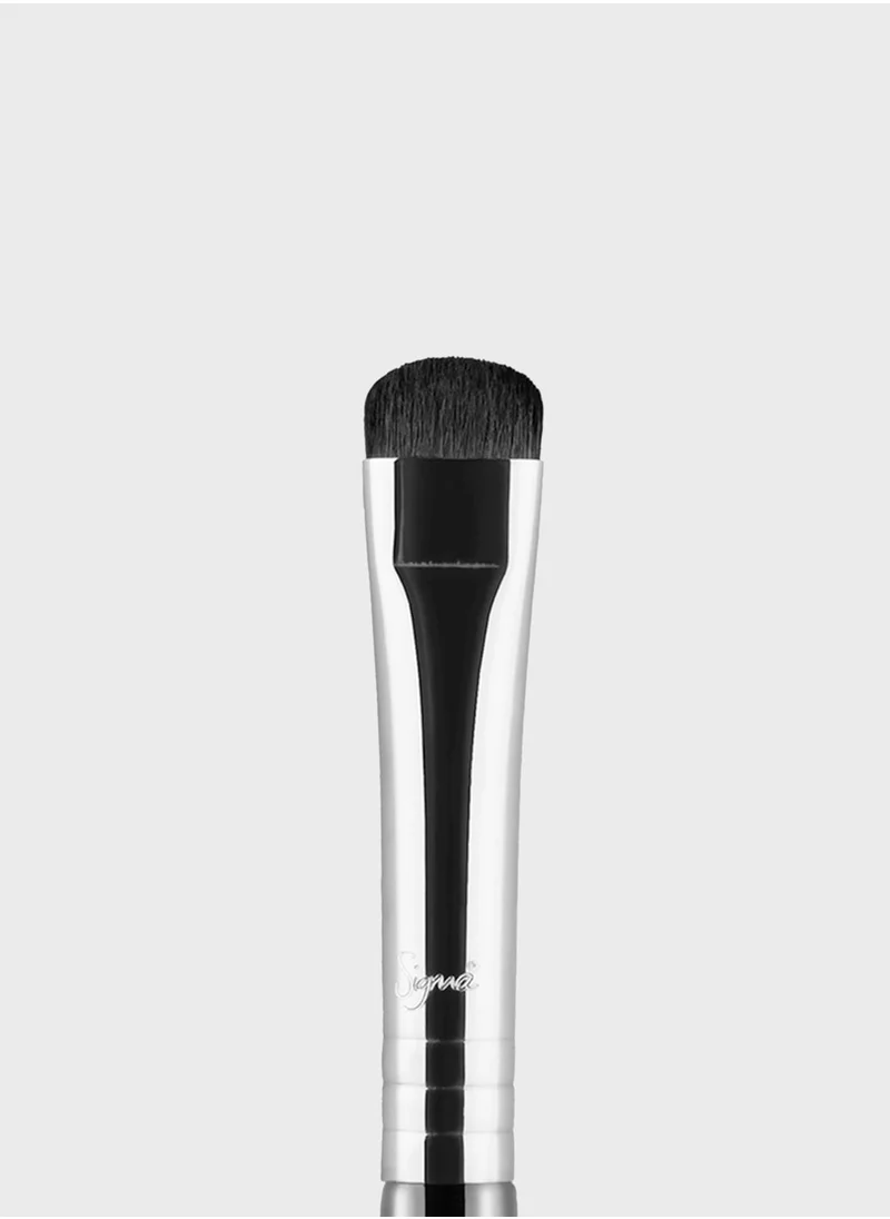 Sigma Beauty E20 - Short Shader Brush