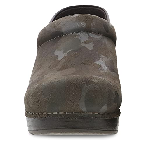 Dansko أحذية دانسكو النسائية الاحترافية القابلة للانزلاق - نعل صخري ودعم للقوس للراحة - مثالية للتمريض، خدمات الطعام، الرعاية الصحية، جلد كامو سويد 7.5-8 M US - Image 4