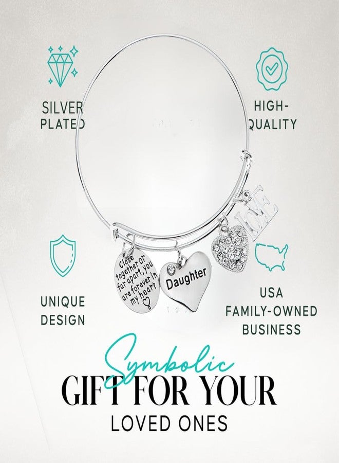 إنفينيتي كوليكشن سوار إنفينيتي كوليكشن للبنات، سوار فضي قابل للتعديل مزين بقلب محفور، وحب، وخرز كريستالي، هدية مميزة من الأم أو الأب لأعياد الميلاد، وحفلات التخرج، والمناسبات الخاصة. - Image 3