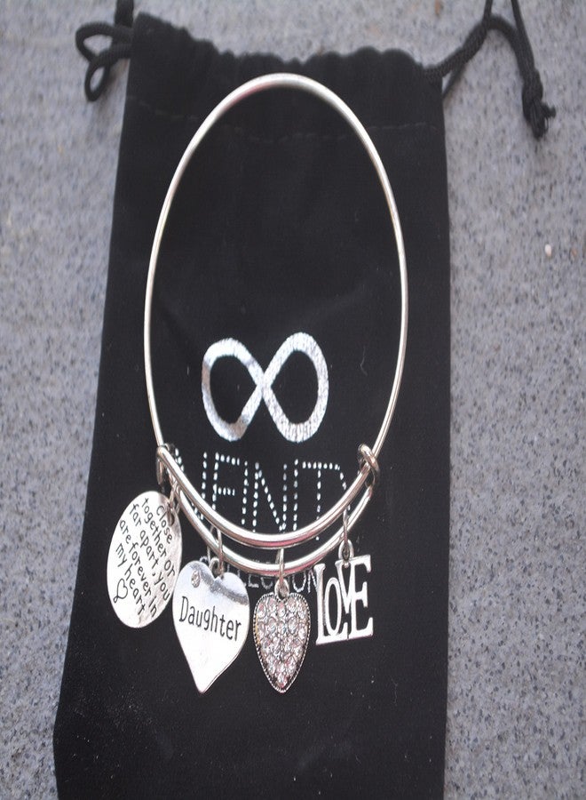 إنفينيتي كوليكشن سوار إنفينيتي كوليكشن للبنات، سوار فضي قابل للتعديل مزين بقلب محفور، وحب، وخرز كريستالي، هدية مميزة من الأم أو الأب لأعياد الميلاد، وحفلات التخرج، والمناسبات الخاصة. - Image 2