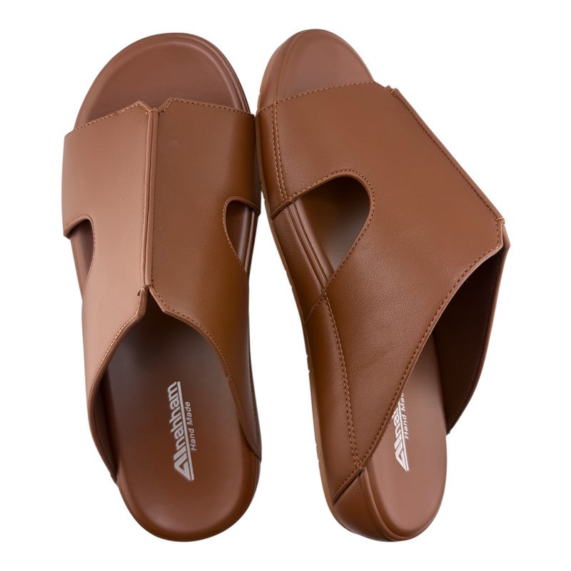 إيت صندل عربي يدوي الصنع للرجال من AET | شبشب رجالي خارجي | شبشب مفتوح من الأمام للاستخدام اليومي | جلد عربي أصلي| تصميم عربي جديد | نعل داخلي مختلف اللون| مريح وخفيف الوزن - Image 2