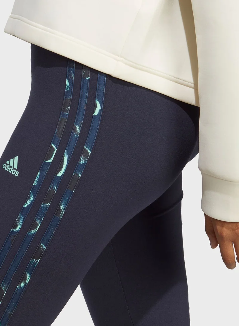 adidas بنطال ليقينز بطبعة أساسي بشعار الماركة