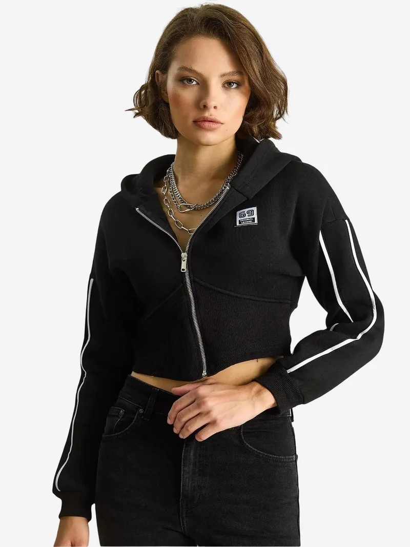 بيانكو لوتشي بلوفر قصير بسحاب وياقة عالية من لوتشي