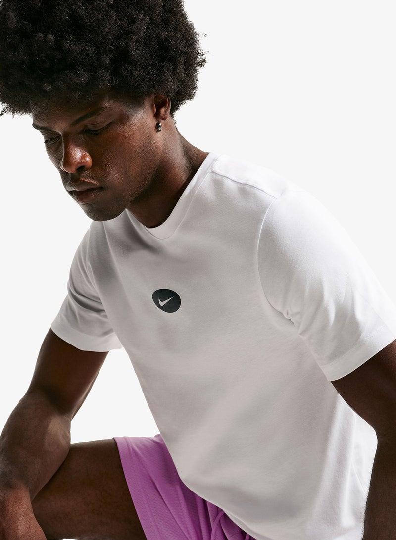 Nike Nsw Standard Fit Celebrate Brand 2 T-Shirt - Image 3