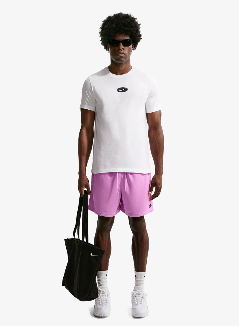 Nike Nsw Standard Fit Celebrate Brand 2 T-Shirt - Image 1