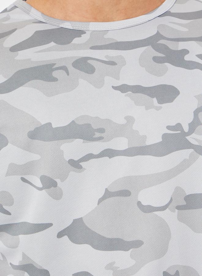 ستايلي اكتيف بلوزة تانك بلا أكمام طبعة تمويه - Image 4