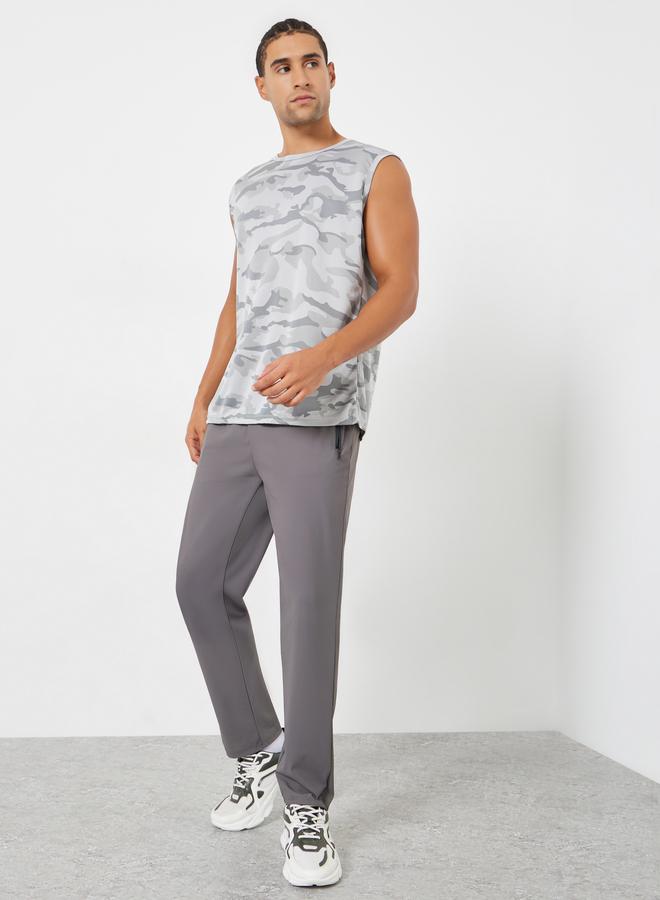 ستايلي اكتيف بلوزة تانك بلا أكمام طبعة تمويه - Image 2