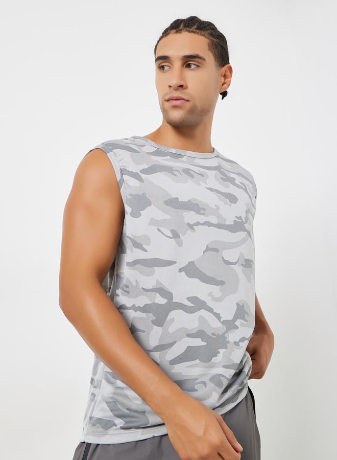 ستايلي اكتيف بلوزة تانك بلا أكمام طبعة تمويه - Image 1