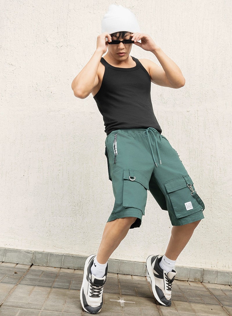 Hubberholme Men's Forest Green Cotton Blend Solid Pattern Cropped Length Cargo Loose Shorts - Image 1