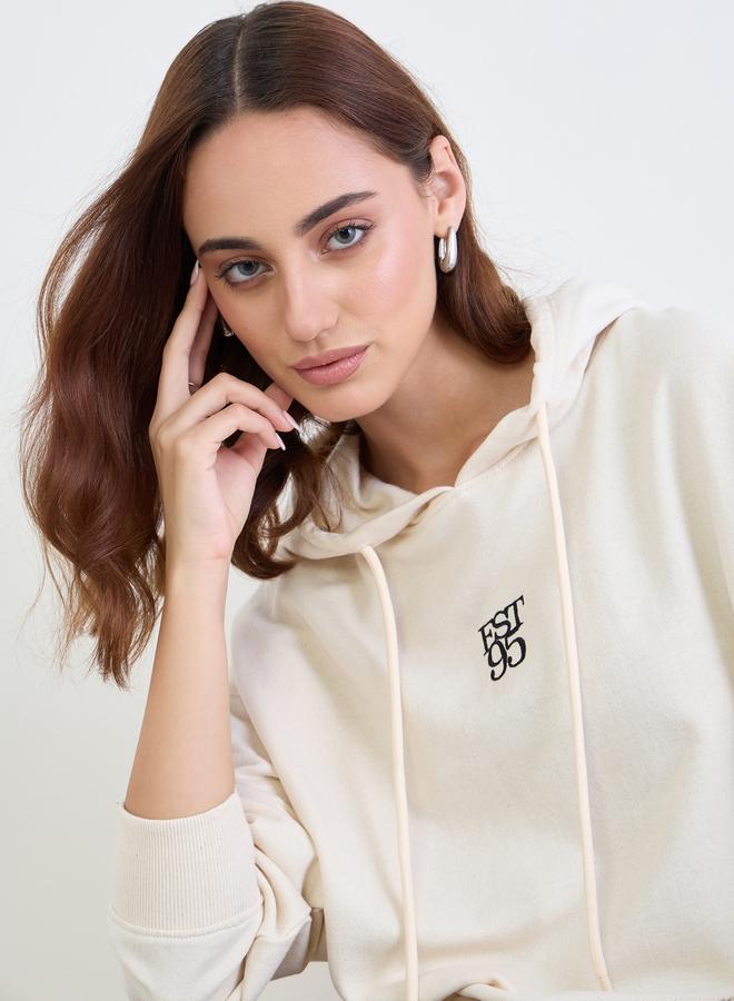 ستايلي هودي واسع مطرز كريمي - Image 5