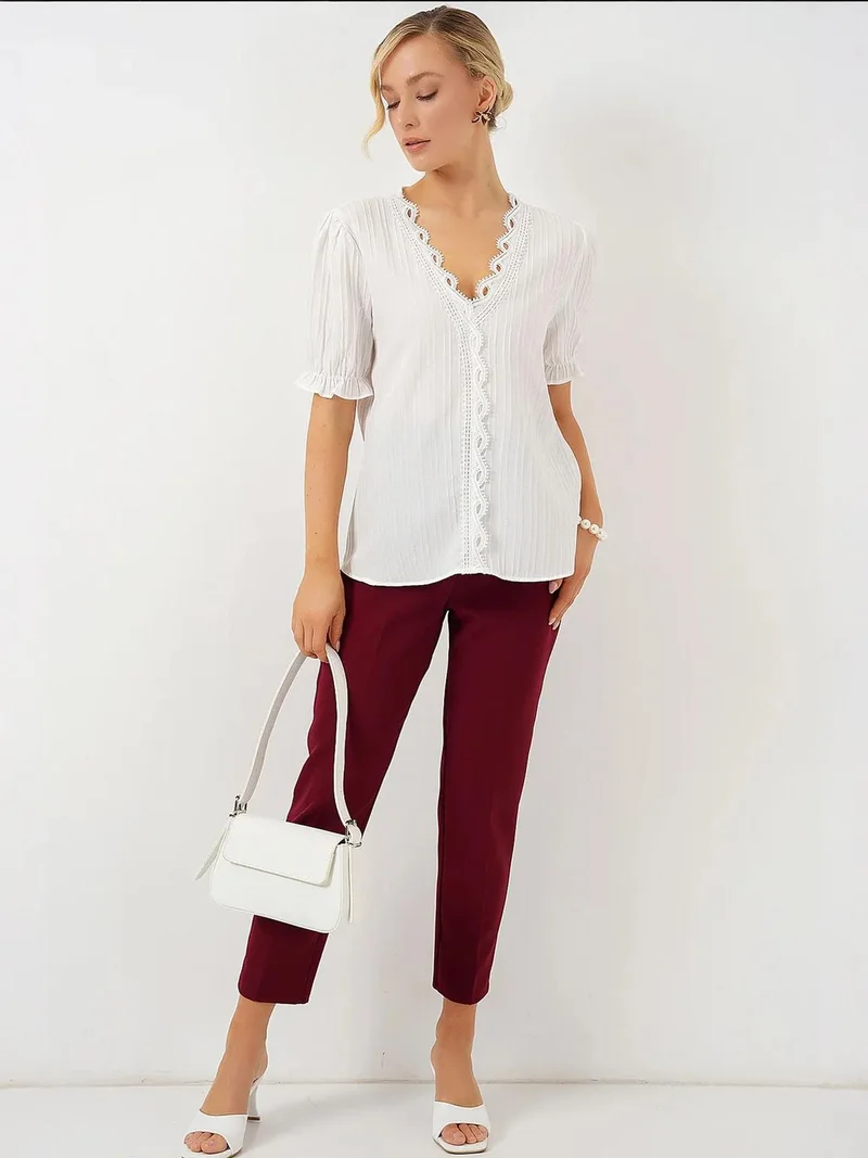 بيغ دارت بلوزة بياقة على شكل حرف  بنقوش بارزة من