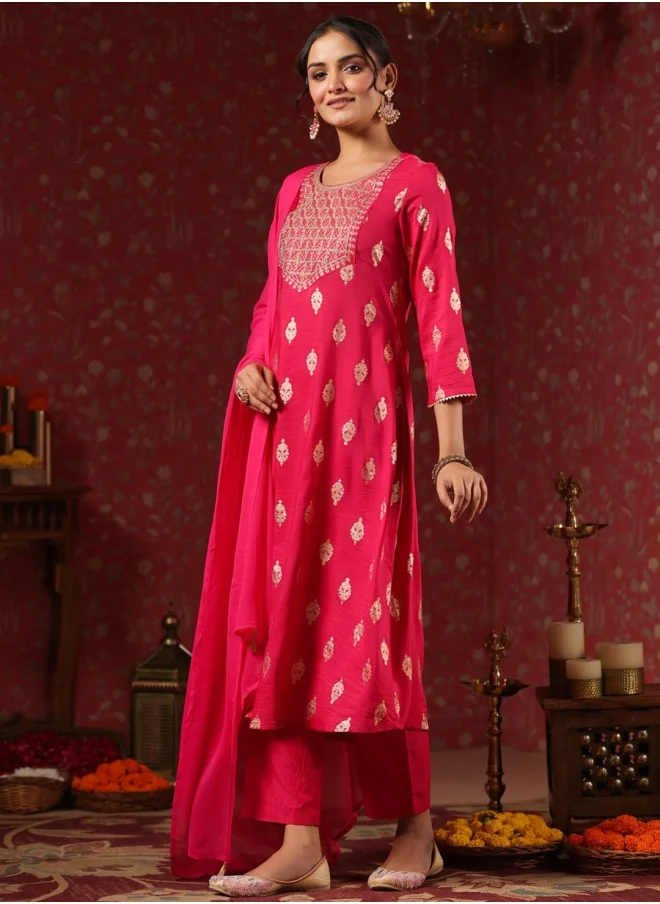 آي شين A-Line Fit Yoke Design Pattern Round Neck Three-Quarter Sleeves MAGENTA Colour Woven Cotton Kurta Set for Women with Semi Elastic Closure - A Timeless Addition to Your Collection