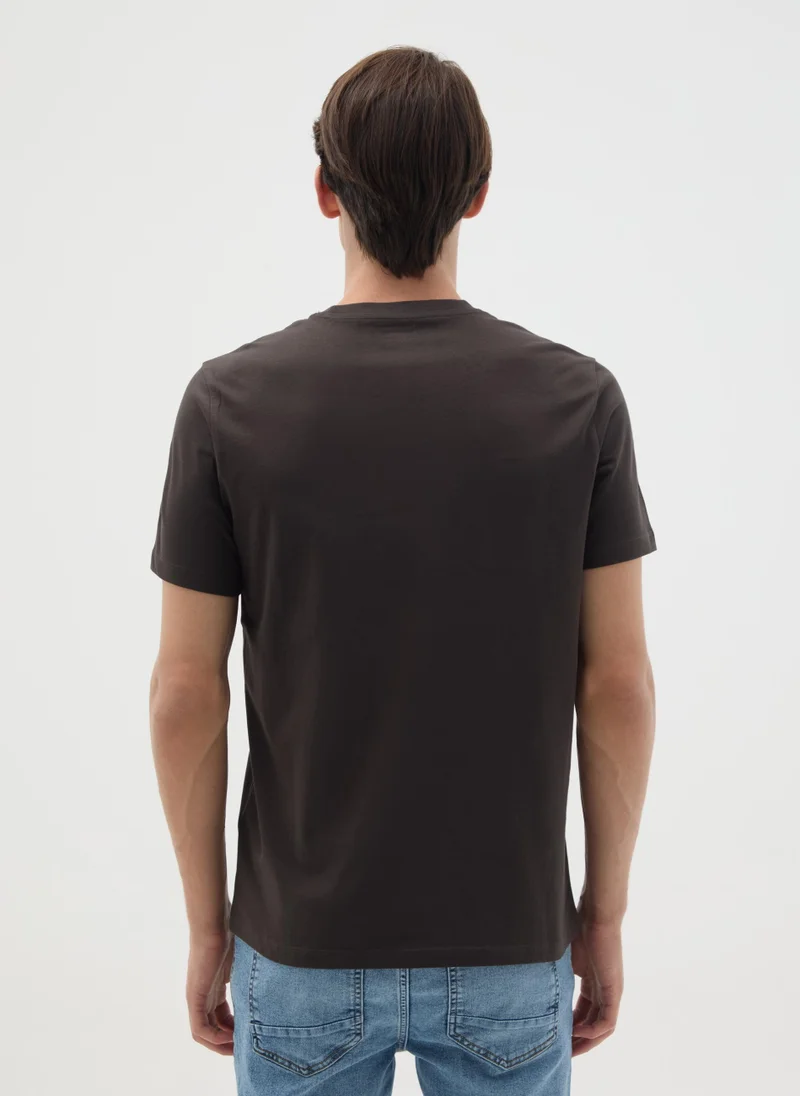 او في اس BROWN PURE COTTON T-SHIRT REGULAR FIT