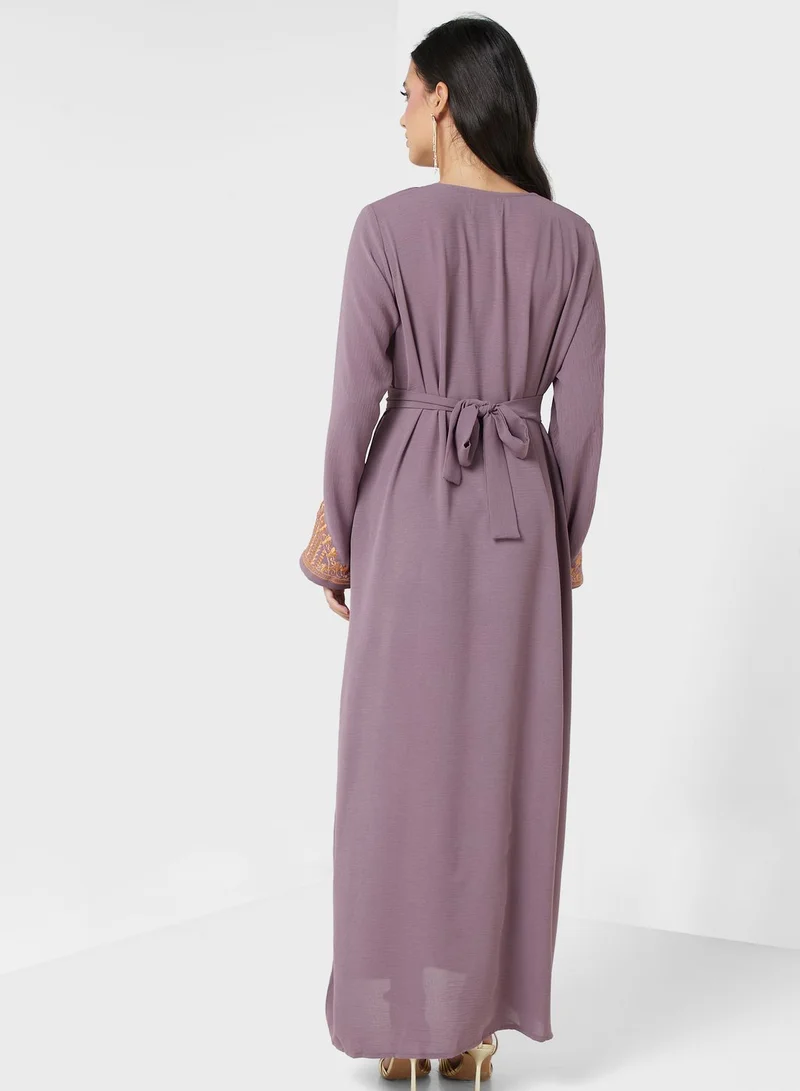 hayas closet Embroidered Belted Jalabiya