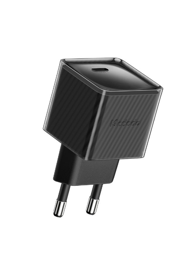 مكدودو شاحن سريع ماكدودو 20 واط – محول طاقة USB-C مدمج بتصميم ألياف كربونية أنيق | شحن سريع PD لهواتف آيفون وسامسونج وجميع أجهزة Type-C - Image 2