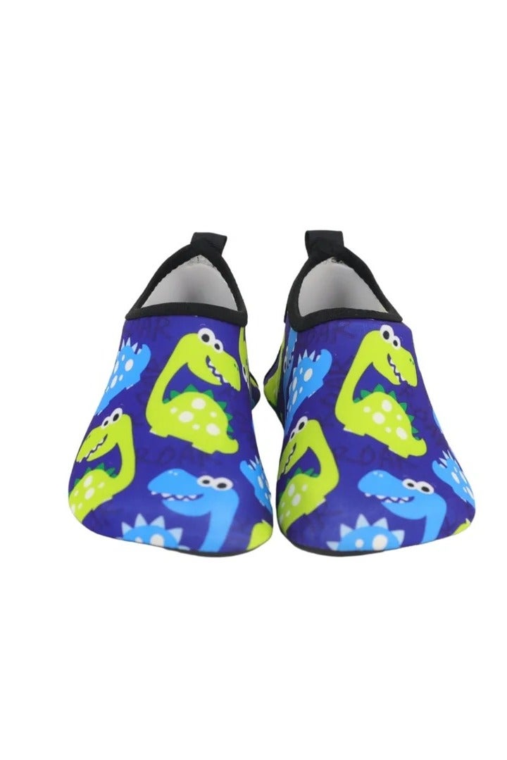 رونق حذاء بحر مائي كاجوال ملون للأطفال مقاس 30-31 – تصميم أنيق ومريح مصنوع من خامات مرنة عالية الجودة تسمح بحرية الحركة داخل الماء وخارجه – مثالي للسباحة والغطس وجميع الأنشطة والرياضات المائية في البحر أو حمام السباحة – يتميز بسطح خارجي سريع الجفاف ونعل مانع للانزلاق لتوفير أقصى درجات الأمان والحماية للقدمين من الأسطح الرطبة أو الصخور – خفيف الوزن وسهل الارتداء والخلع، مما يجعله خيارًا مثاليًا للعطلات الصيفية – حذاء مائي للأطفال – جوارب سباحة – مستلزمات السباحة – أحذية شاطئية – أدوات الرياضات المائية – حذاء سباحة آمن ومريح - Image 1