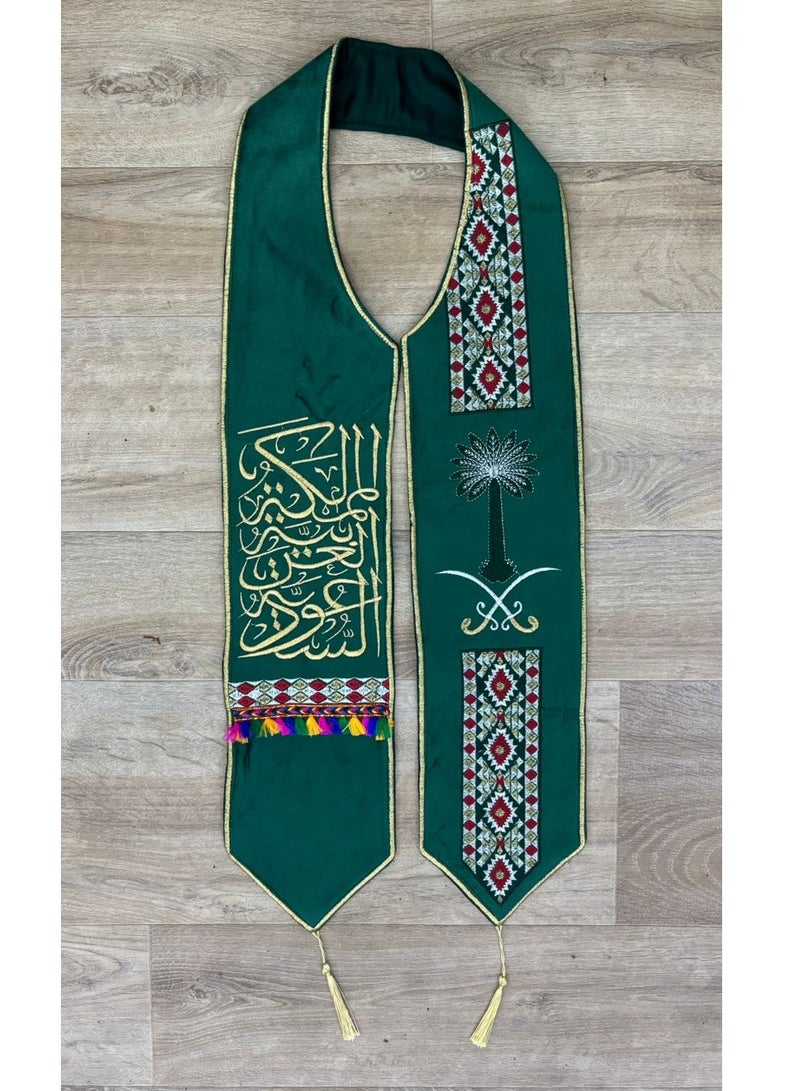 Saudi National Day Shawl: Pride and elegance in the Kingdom, suitable for adults