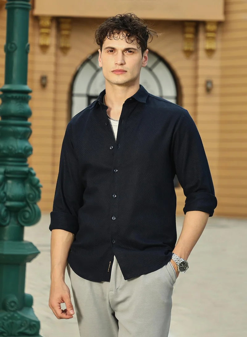كامبوس سوترا قميص رجالي أزرق داكن بياقة مائلة