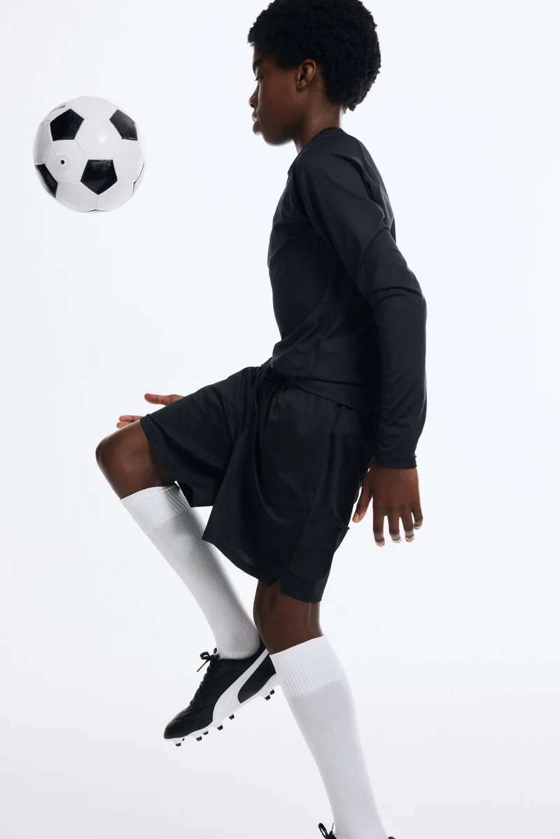 H&M Sports shorts with DryMove™