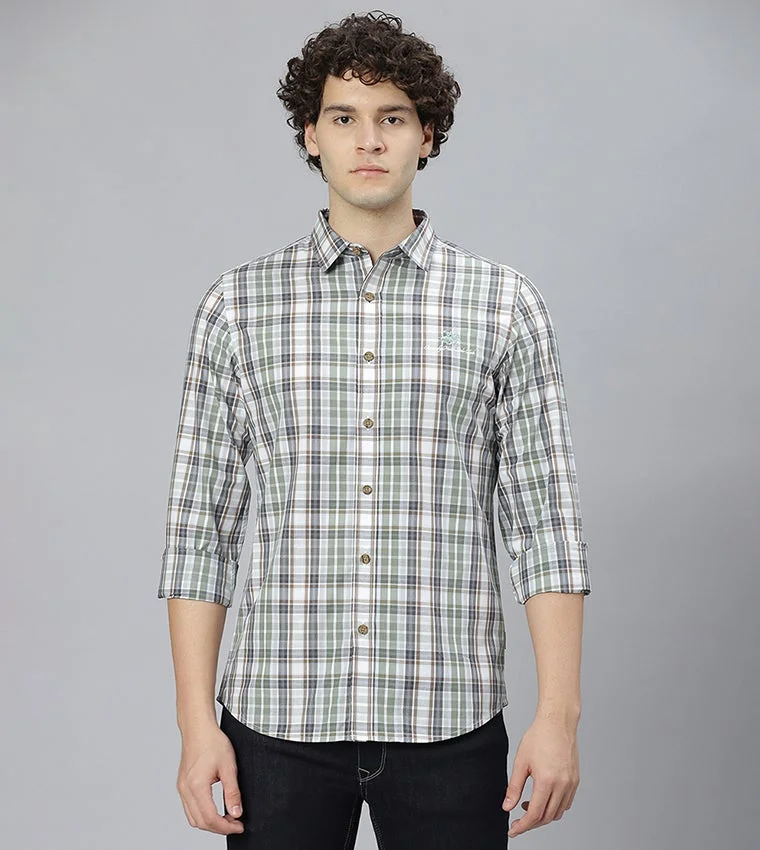 Long-sleeved plaid shirt