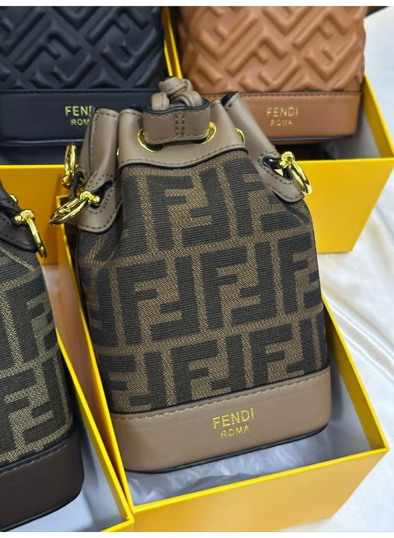 Elegant and simple women's bag