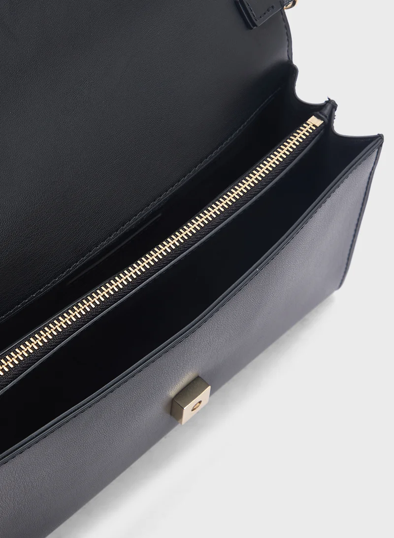 TOMMY HILFIGER HERITAGE CONVERTIBLE CROSSBODY BAG WITH CHAIN