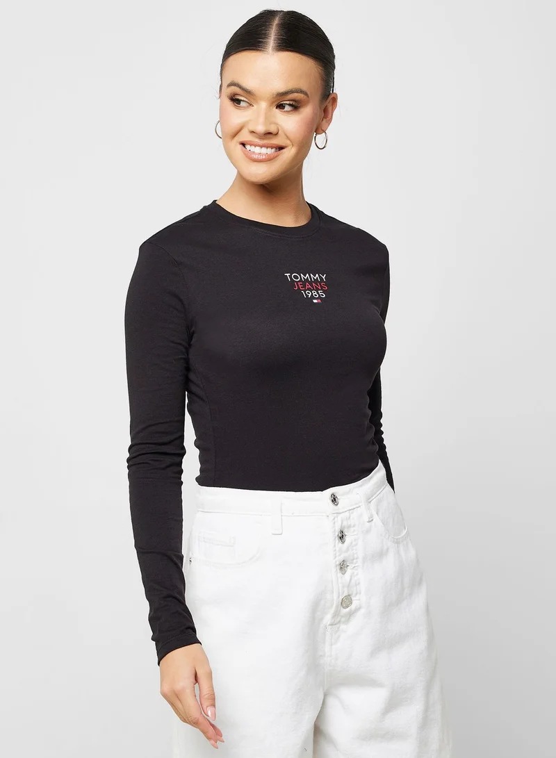 TOMMY JEANS Essential Crew Neck Logo T-Shirt