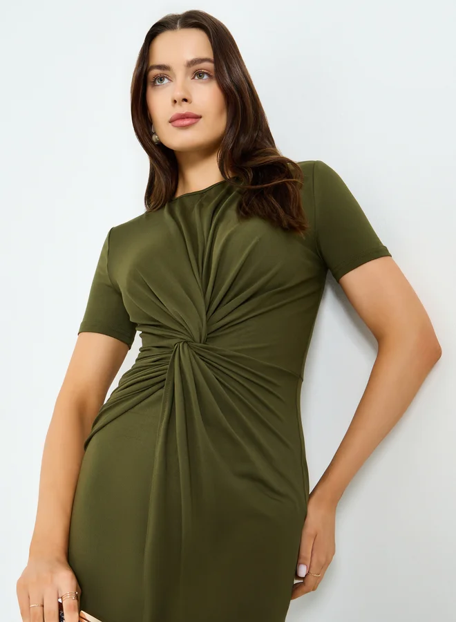 تايك تو فستان طويل قصة ضيقة بخصر محدد