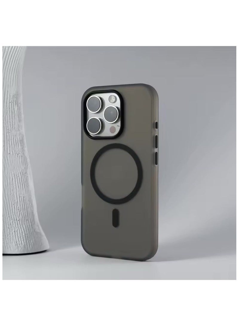 أكاليكس جراب ماج سيف الفاخر غير اللامع لجهاز iPhone 12 / 12 Pro غطاء رفيع مغناطيسي شفاف مقاوم للصدمات، (أسود) - Image 1