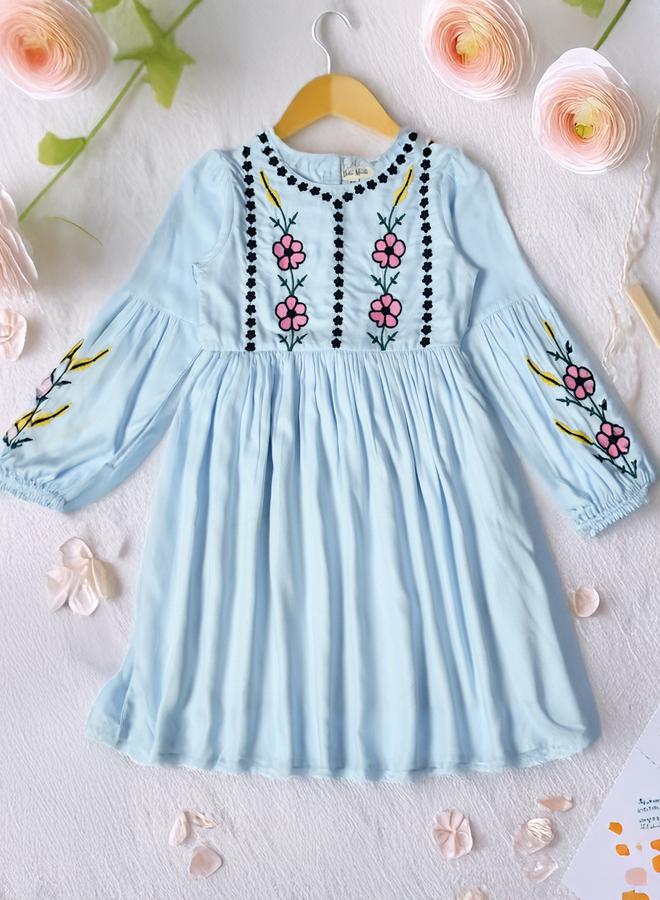 بيلا مودا فستان مطرز بالزهور - Image 1