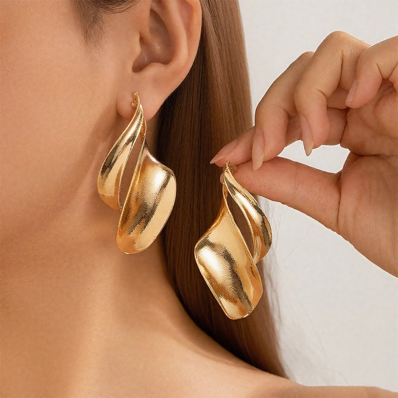 Geometric C-Shape Gold Earrings for Women - Minimalist Luxury Design, Stainless Steel, Trendy Statement Jewelry