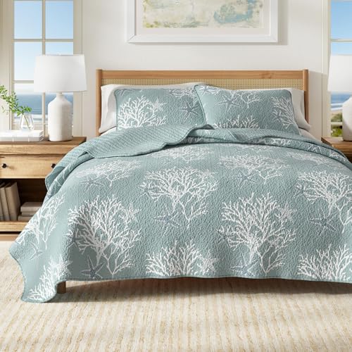 Great Bay Home King Coastal Quilt Bedding Set, Summer Coastal Quilt with Shams, Beach 3-Piece Reversible All Season Bedspread Quilt Set. Lightweight Nautical Quilted Coverlet. Fenwick Collection, Ether Blue. - Image 1
