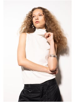 DeFacto Woman Tricot Regular Fit Turtle Neck Sleeveless Pullover  - Image 4