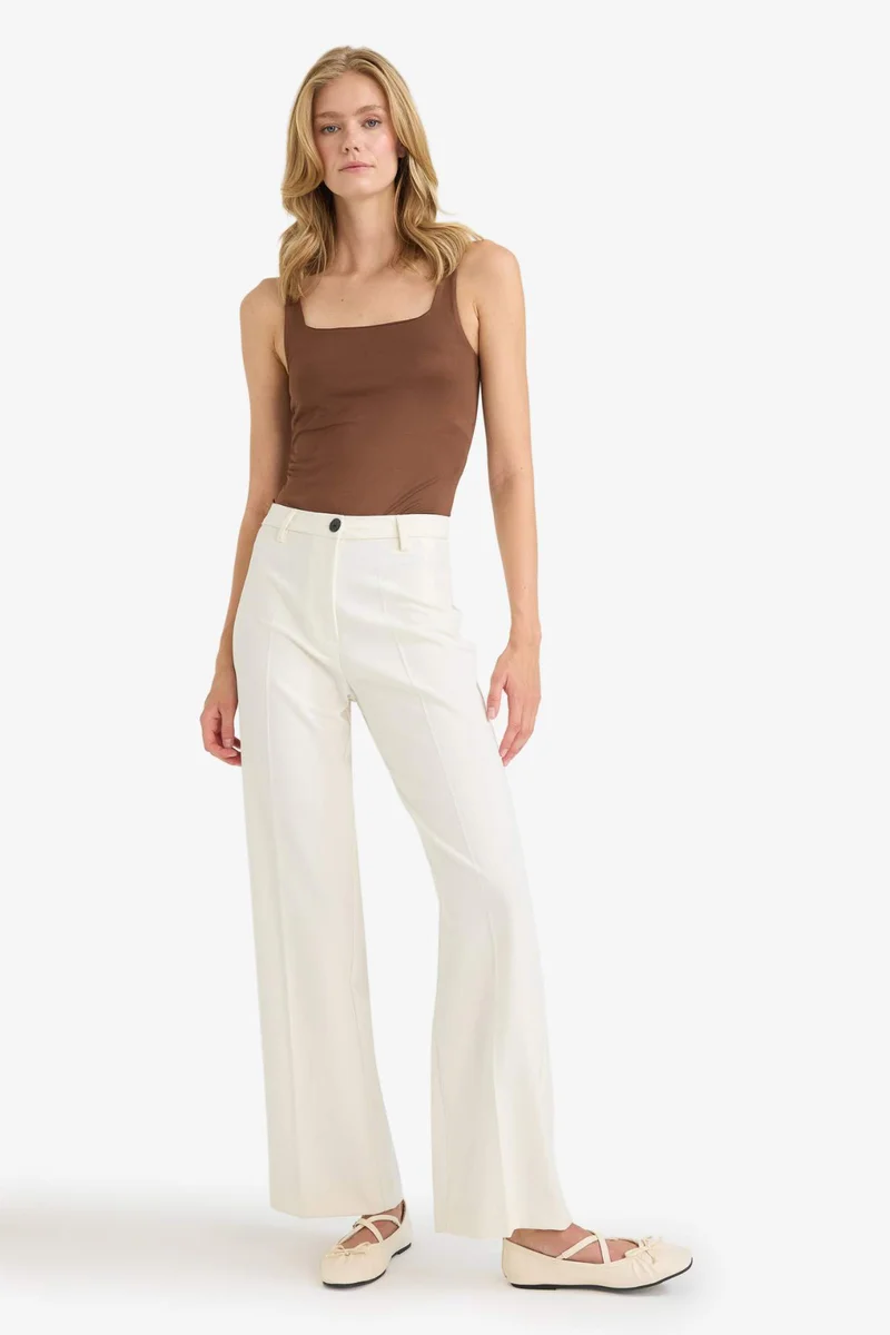 ديفاكتو Square Collar Bodysuit