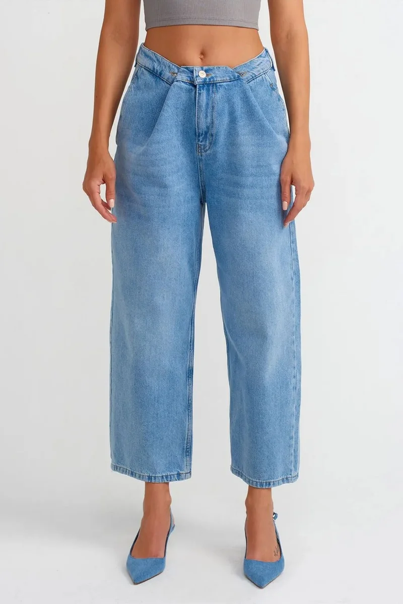 Dilvin Light-Mid Blue Denim DILVIN High-Waist Balloon Capri Jeans for Women | Best Price UAE
