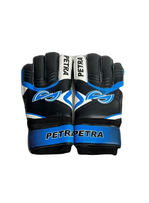 قفازات حارس المرمى برو جريد للاشباب من كيوشوب®️، قفازات حارس مرمى كرة القدم مع قبضة قوية لراحة اليد لاصعب الهجمات والتصديات مع حماية مزدوجة للمعصم والعمود الفقري للاصابع