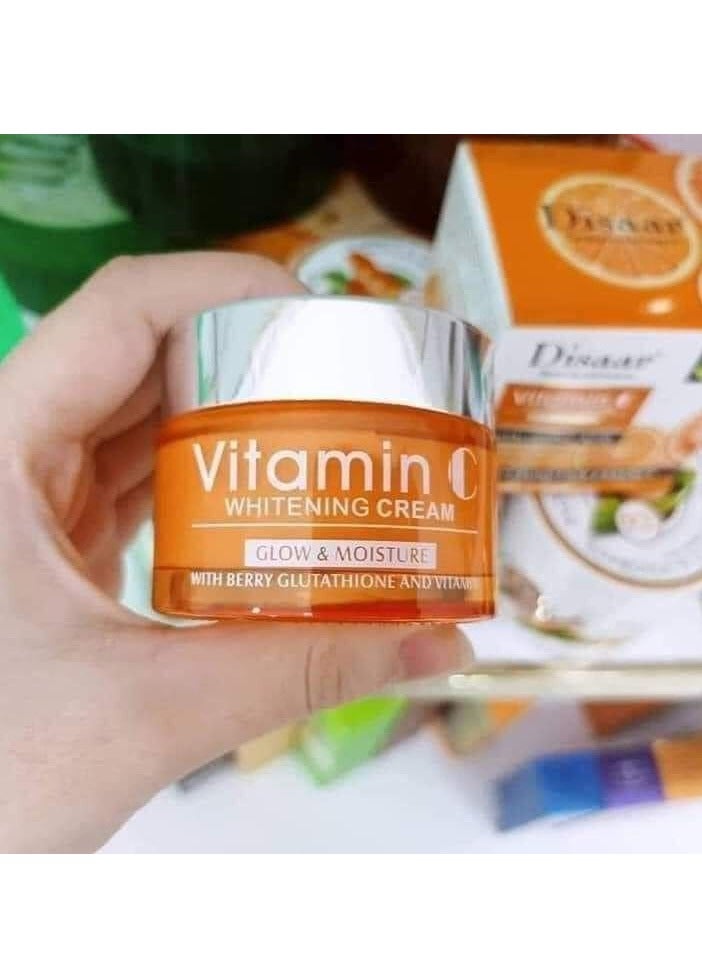 ديسار كريم تفتيح بحمض الهيالورونيك وفيتامين سي للعناية بالوجه من ديسار بيوتي، 50 مل - Image 3