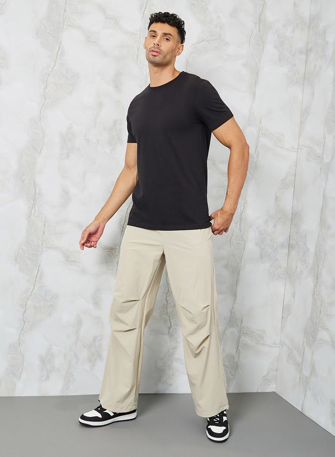 ستايلي تيشيرت بياقة دائرية سادة بقصة عادية - Image 2