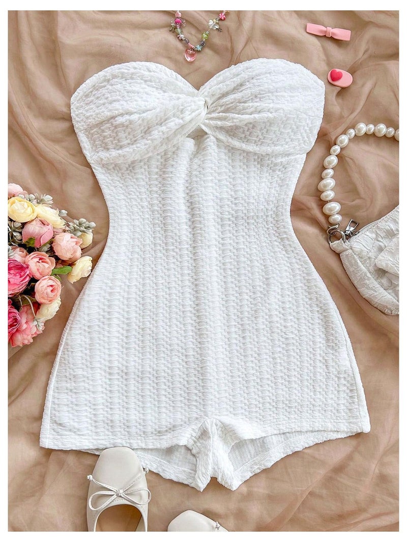 WDIRARA Women's Strapless Twist Front Tube Romper Textured Sleeveless Shorts Jumpsuits White Large - Image 3