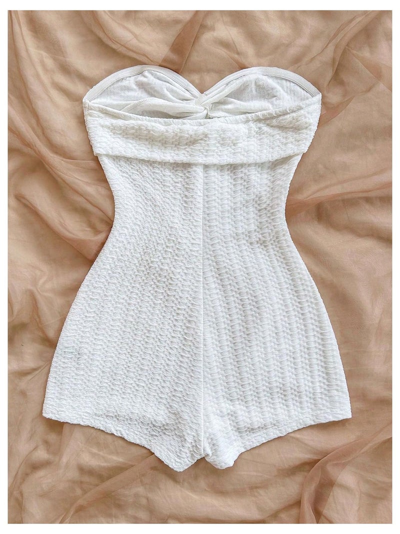 WDIRARA Women's Strapless Twist Front Tube Romper Textured Sleeveless Shorts Jumpsuits White Large - Image 2