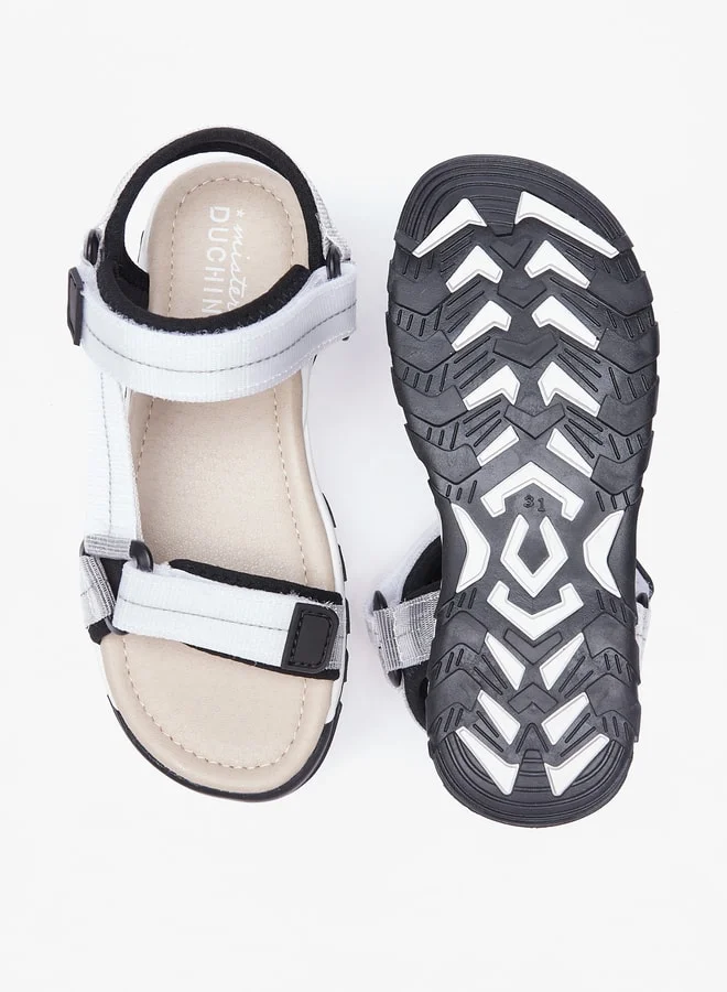 سيد دوتشيني Boys Textured Floaters with Hook and Loop Closure