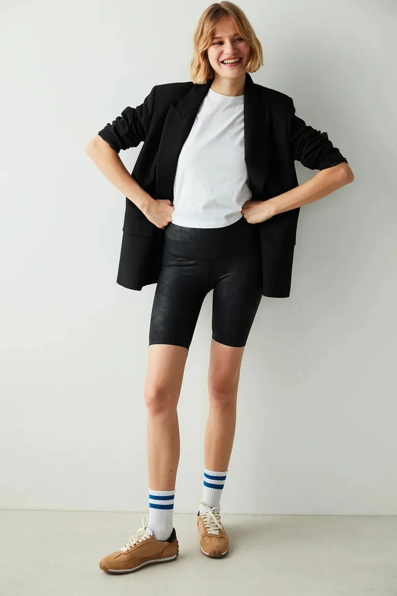 بنتي PENTI Miracle Pop Up Leather Biker Short
