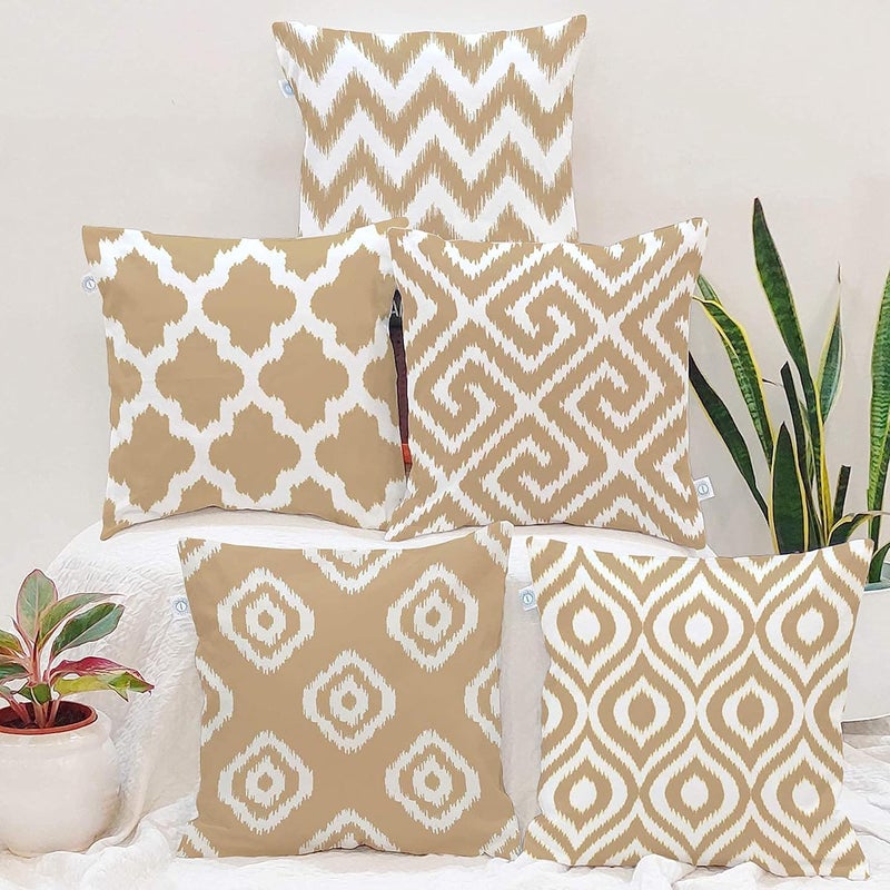 STITCHNEST مجموعة من 5 أغطية وسائد بولي قطن – 18x18 بوصة – طباعة هندسية بيج وأبيض إيكات – أغطية وسائد أنيقة للكنبة وديكور غرفة المعيشة - Image 1